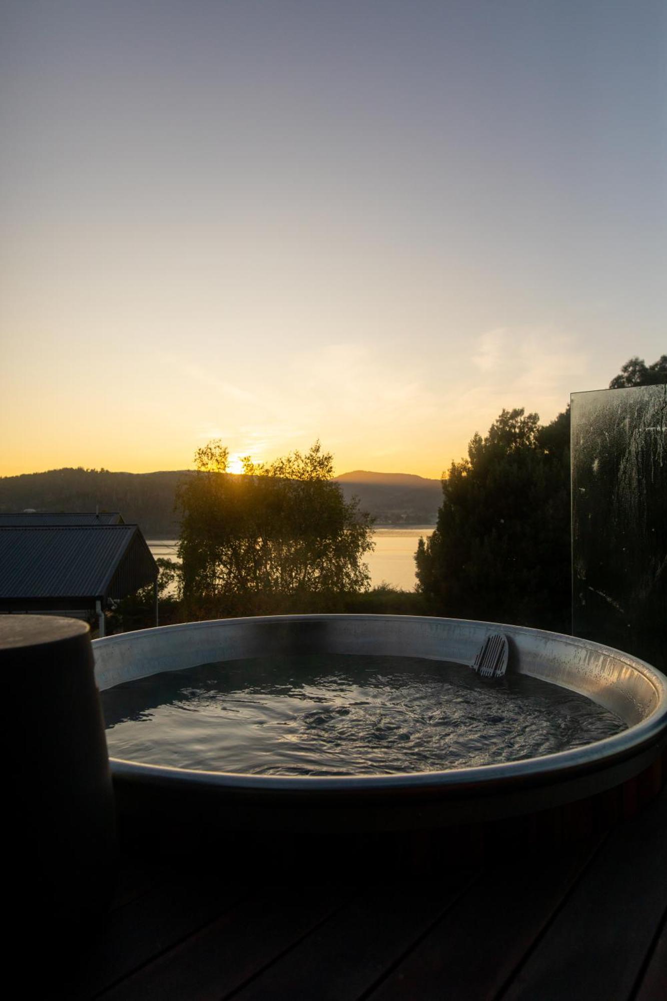 Woodland Bay Retreat-Hot Tub,Sauna And Bayview Hamptons Retreat Lymington Buitenkant foto